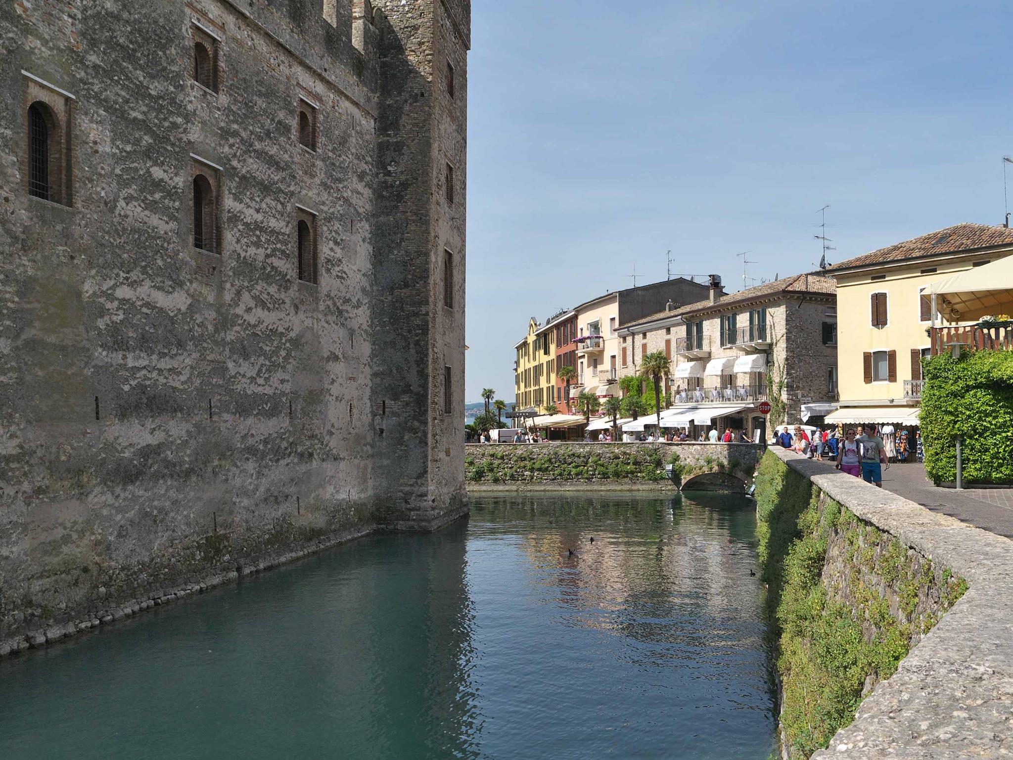 Sirmione Fotos und Bildergalerien Sirmione vom Gardasee viopress.at